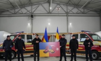 Kiev Büyükelçisi Güldere, Türkiye’de kurtarma çalışmalarına katılan Ukraynalı ekiple görüştü
