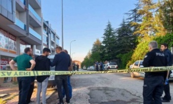 Kendisini vuran şahsı aynı silahla vurdu