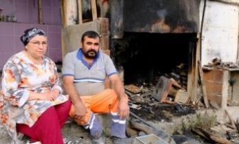 7 yıl önce elleriyle yaptıkları ev kül oldu