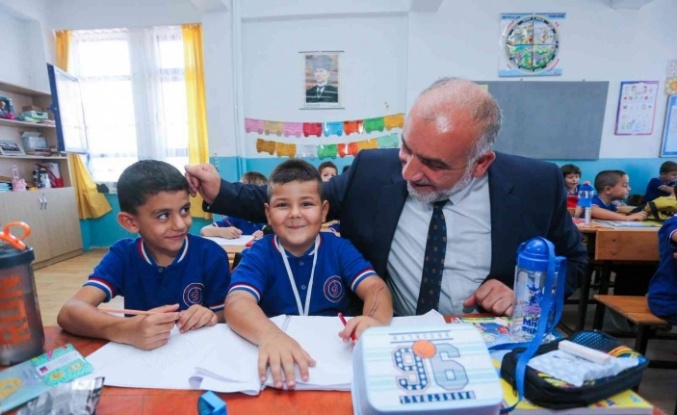 Başkan Sandıkçı: “Gençlerimiz ve çocuklarımızın nitelikli eğitim alması önceliğimizdir”
