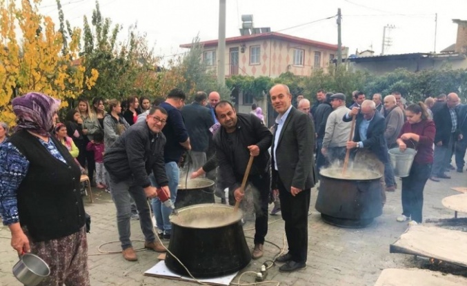 Yüzlerce vatandaş yağmur için ellerini semaya açtı