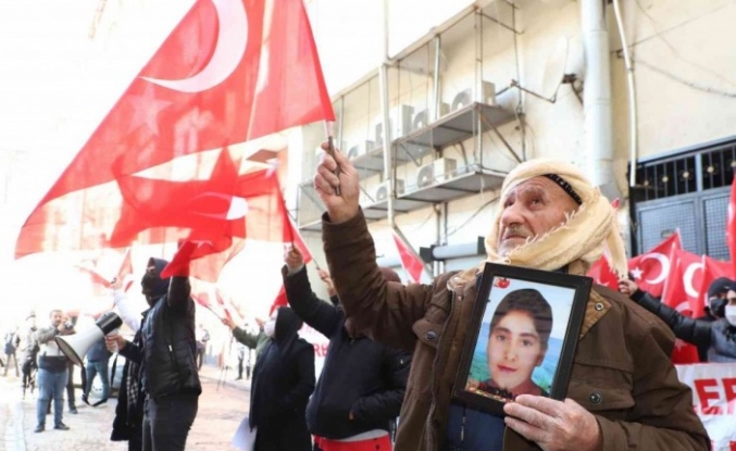 HDP binasında "Ölürüm Türkiye’m" şarkısı çalındı