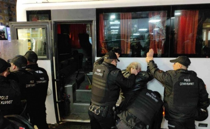 HDP’lilerin izinsiz eylemine polis müdahalesi
